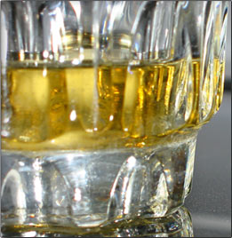 Foto: Glas med singelmalt whisky...